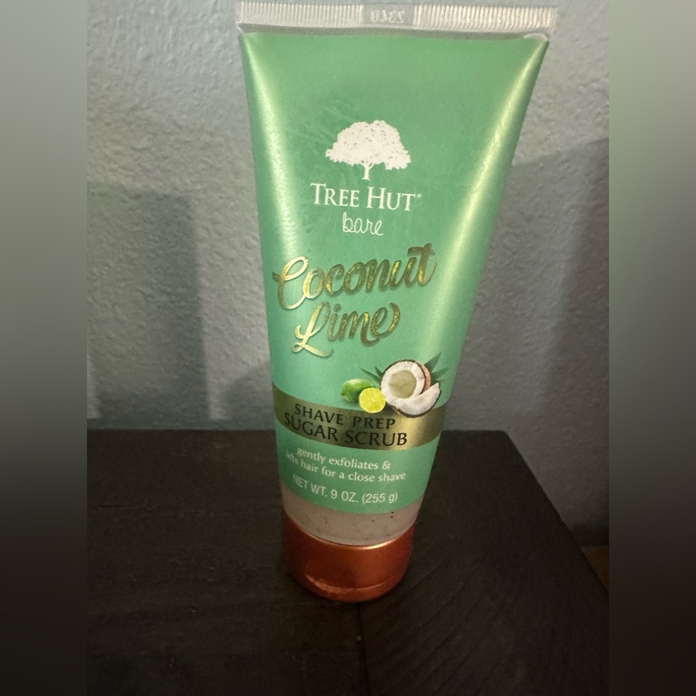 🔥TREE HUT BALANCING SHAVE PREP COCONUT LIME SUGAR SCRUB🔥